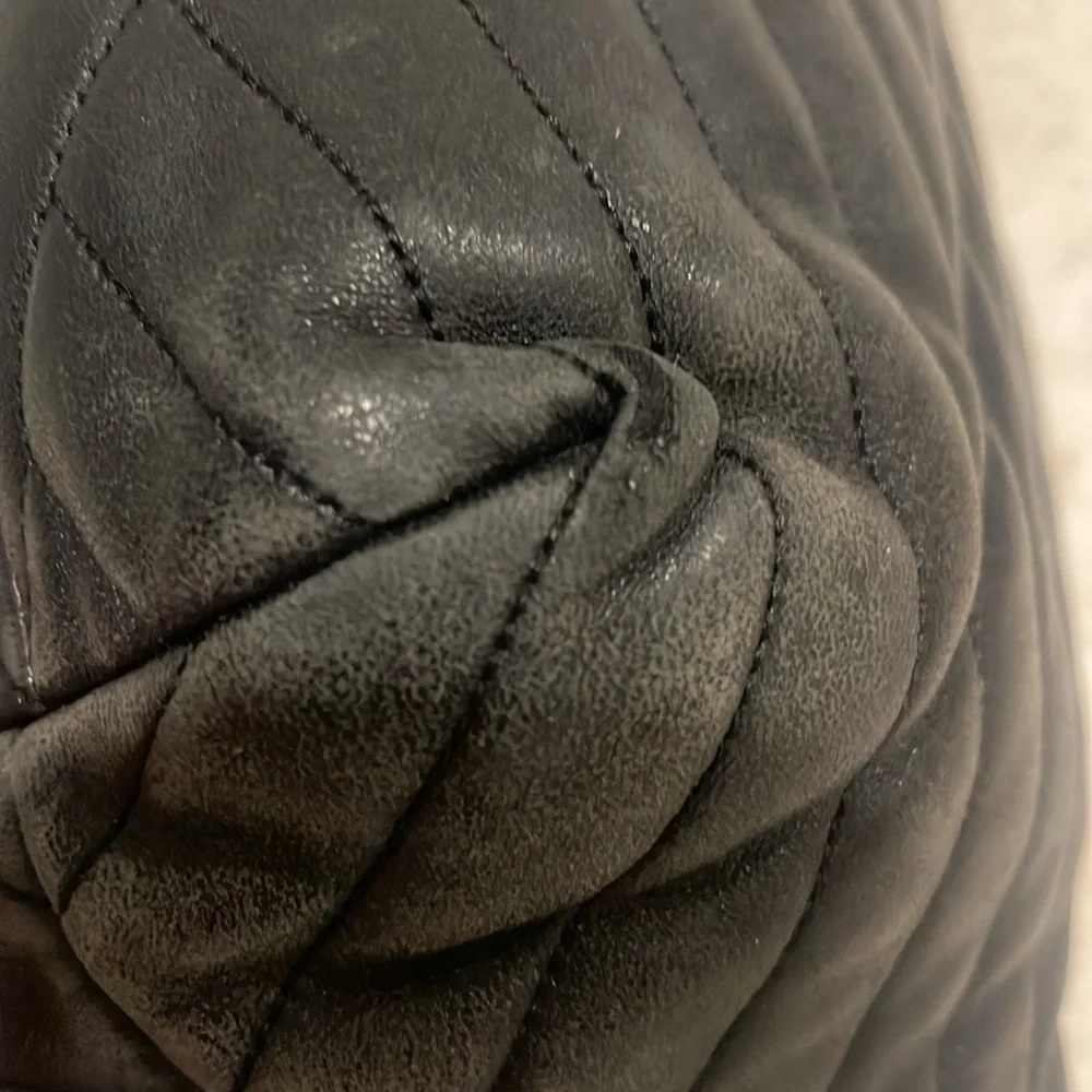 Tory Burch Kira Chevron Tote Bag in Black Quilted Lambskin - Picture 15 of 16
